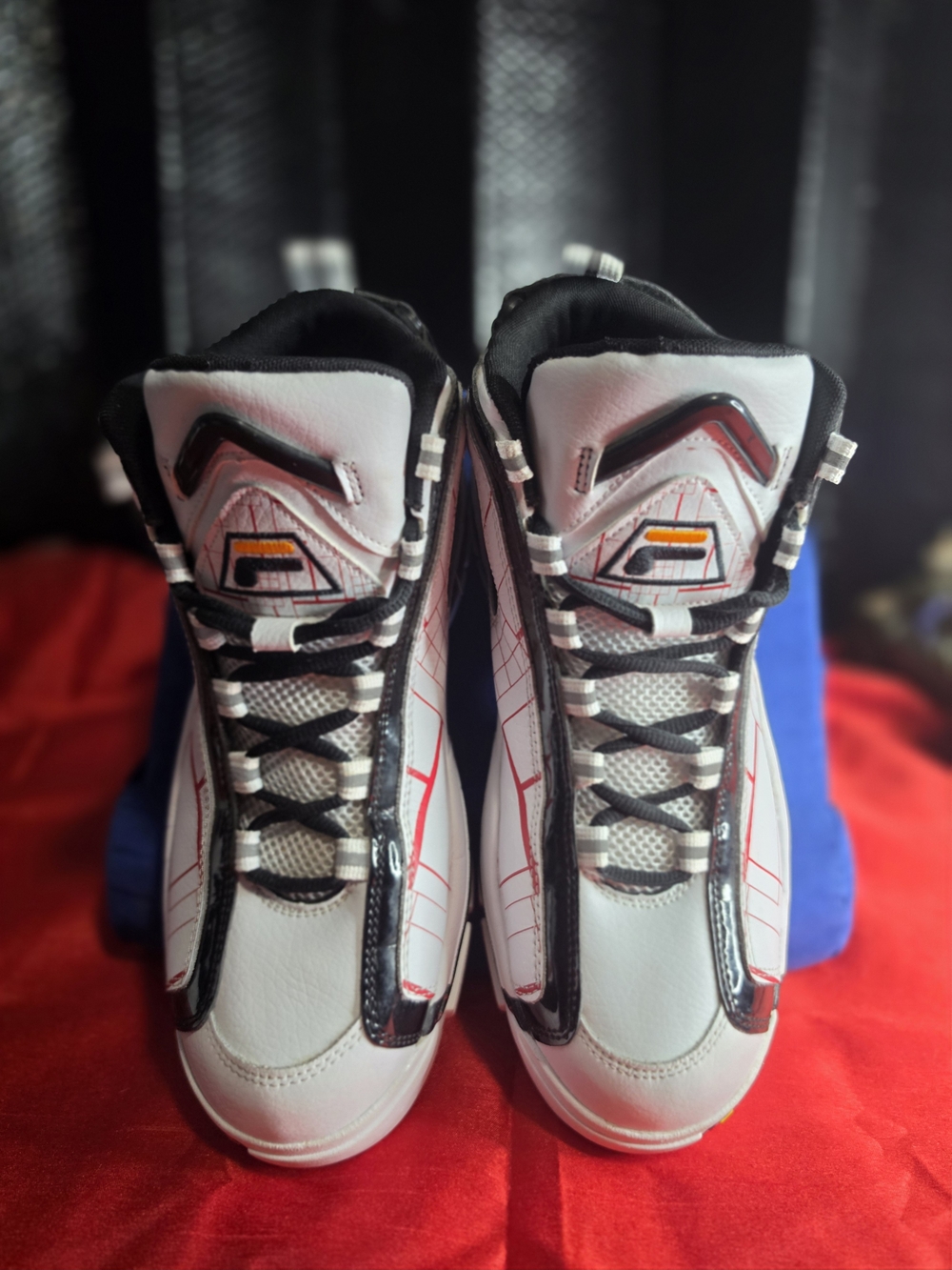 FILA White Red Black Grid Mid-Top Sneakers Grant Hill Retro - Picture 2 of 5